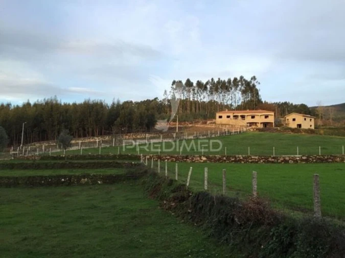 Quinta T4 para Venda em Alvarenga Foto 3