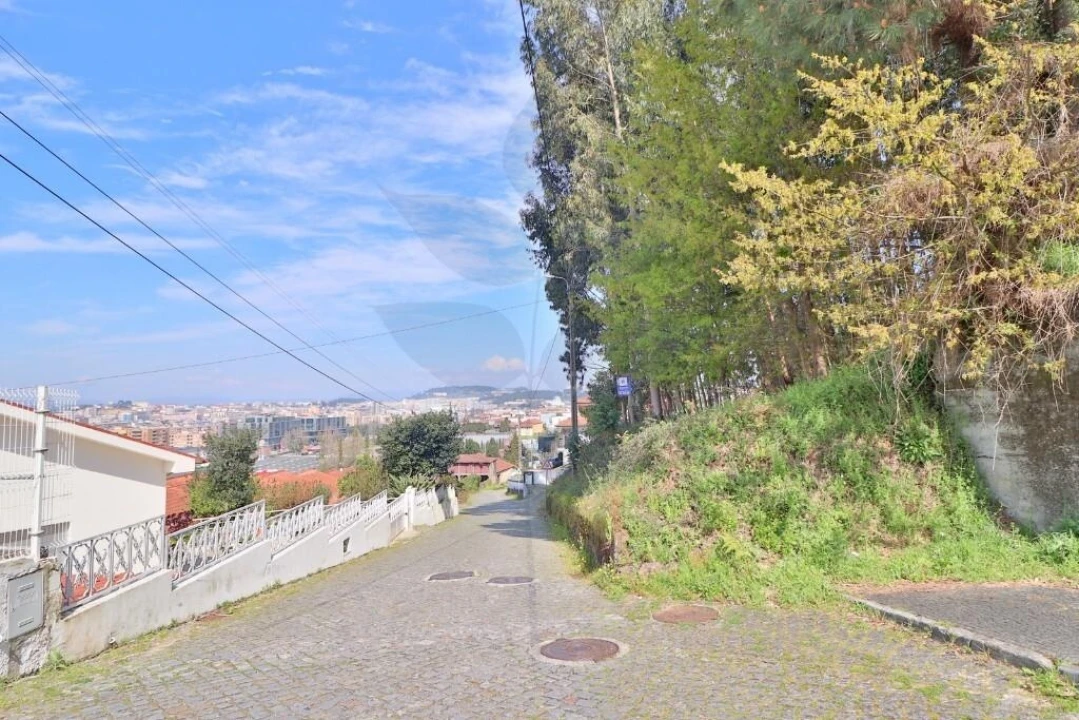 Terreno para Venda em Nogueira, Fraião e Lamaçães Foto 8