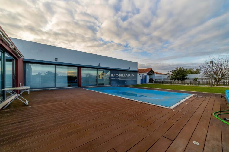 Moradia T4 para Venda em Ereira e Lapa