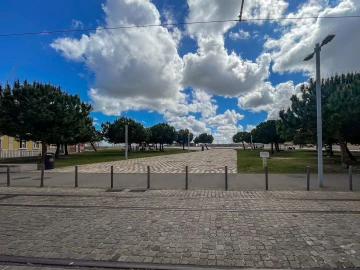 Apartamento T2 para Arrendamento em Santa Maria Maior