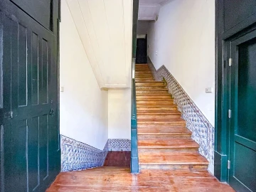 Apartamento T2 para Arrendamento em Santa Maria Maior