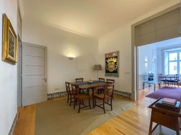 Apartamento T2 para Arrendamento em Santa Maria Maior