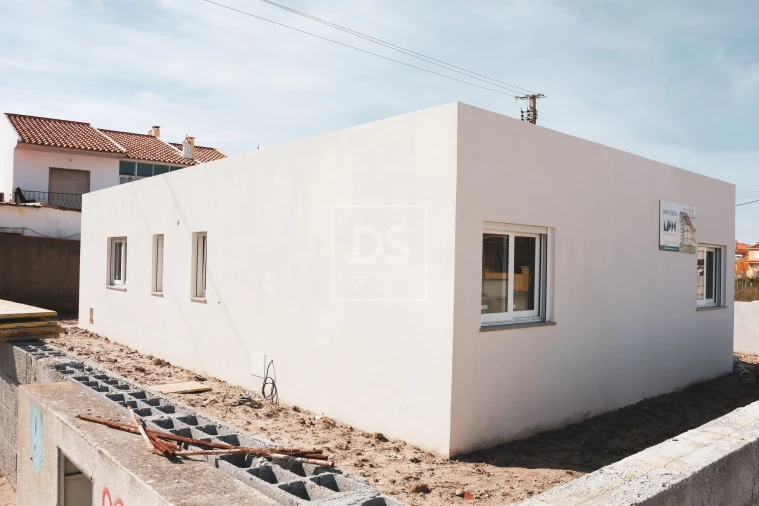 Moradia T2 para Venda em Silveira Foto 4