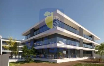 Apartamento T4 para Venda em Parceiros e Azoia