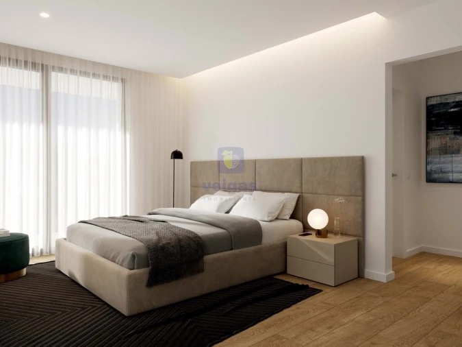 Apartamento T4 para Venda em Parceiros e Azoia Foto 9