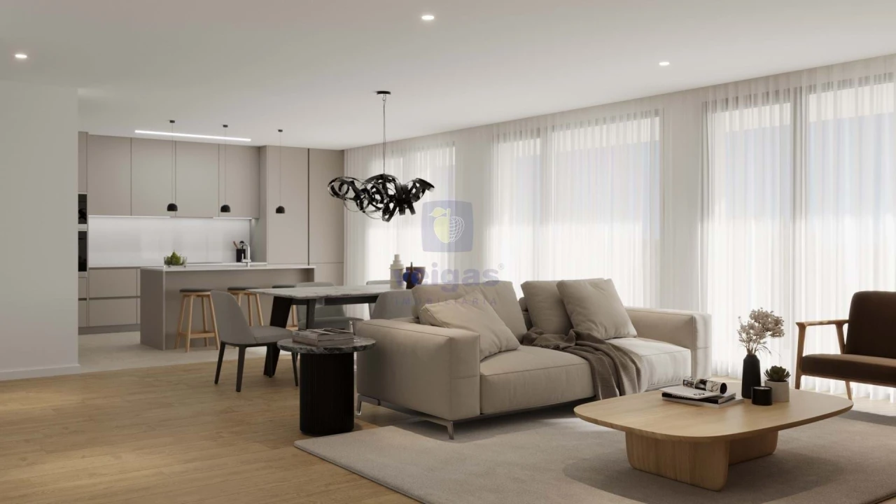 Apartamento T4 para Venda em Parceiros e Azoia Foto 2