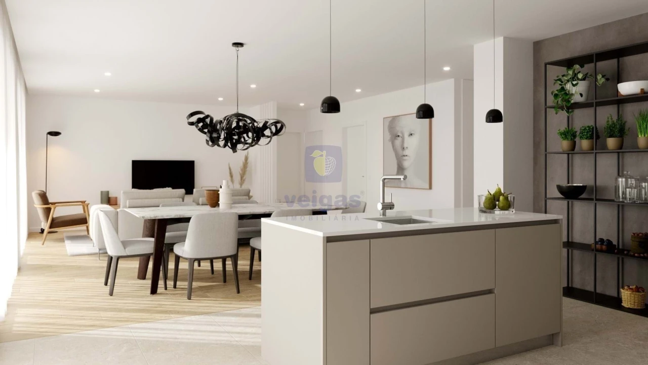 Apartamento T4 para Venda em Parceiros e Azoia Foto 32