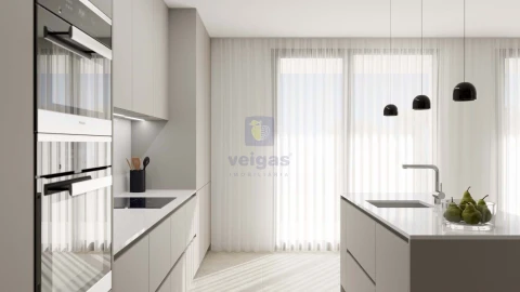 Apartamento T4 para Venda em Parceiros e Azoia
