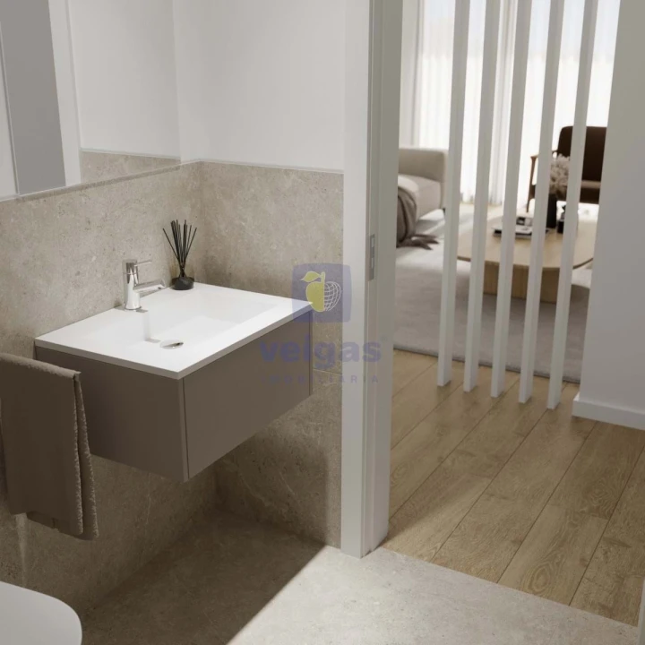 Apartamento T4 para Venda em Parceiros e Azoia Foto 11