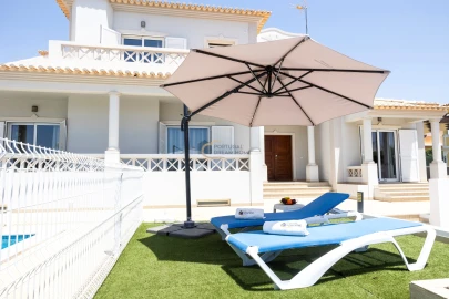 Moradia T4 para Venda em Albufeira e Olhos de Água