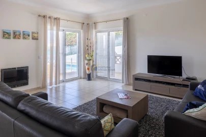 Moradia T4 para Venda em Albufeira e Olhos de Água