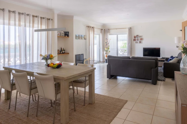 Moradia T4 para Venda em Albufeira e Olhos de Água Foto 14