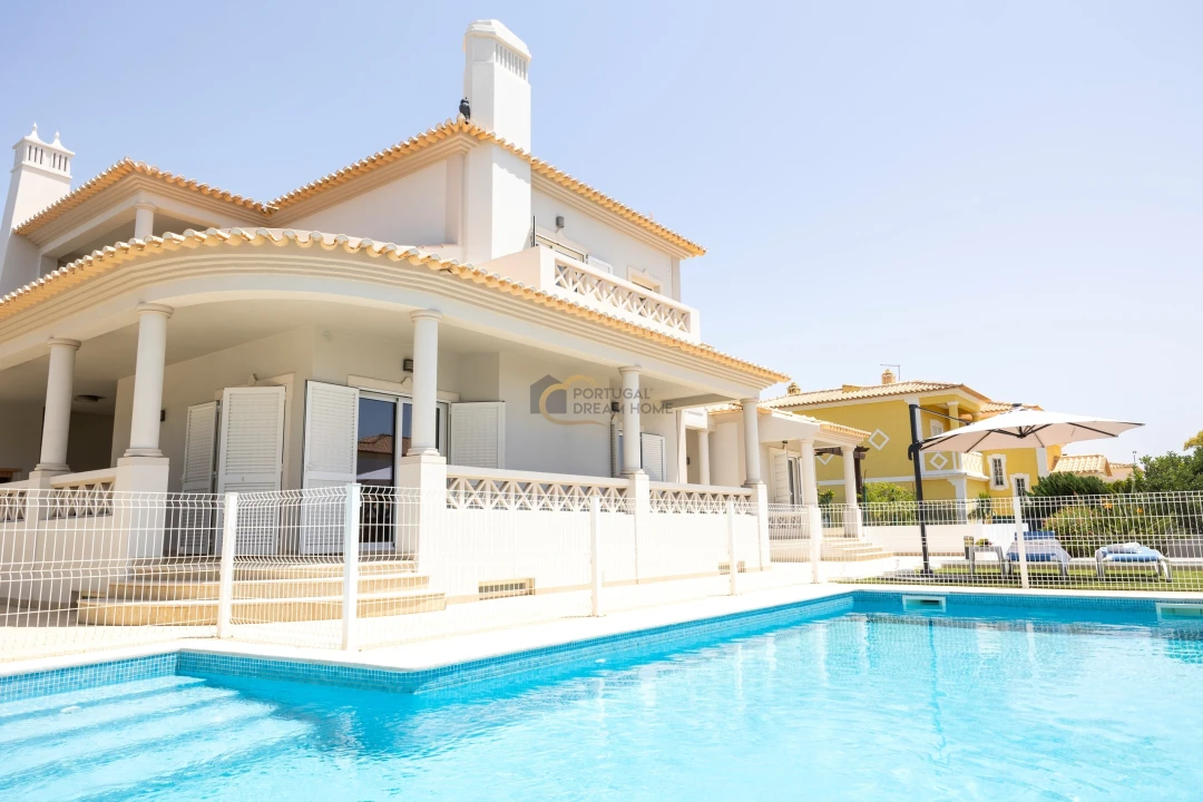 Moradia T4 para Venda em Albufeira e Olhos de Água Foto 3