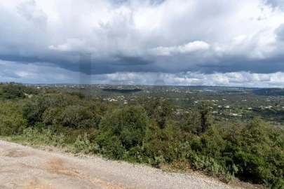 Terreno para Venda em Santa Barbara de Nexe
