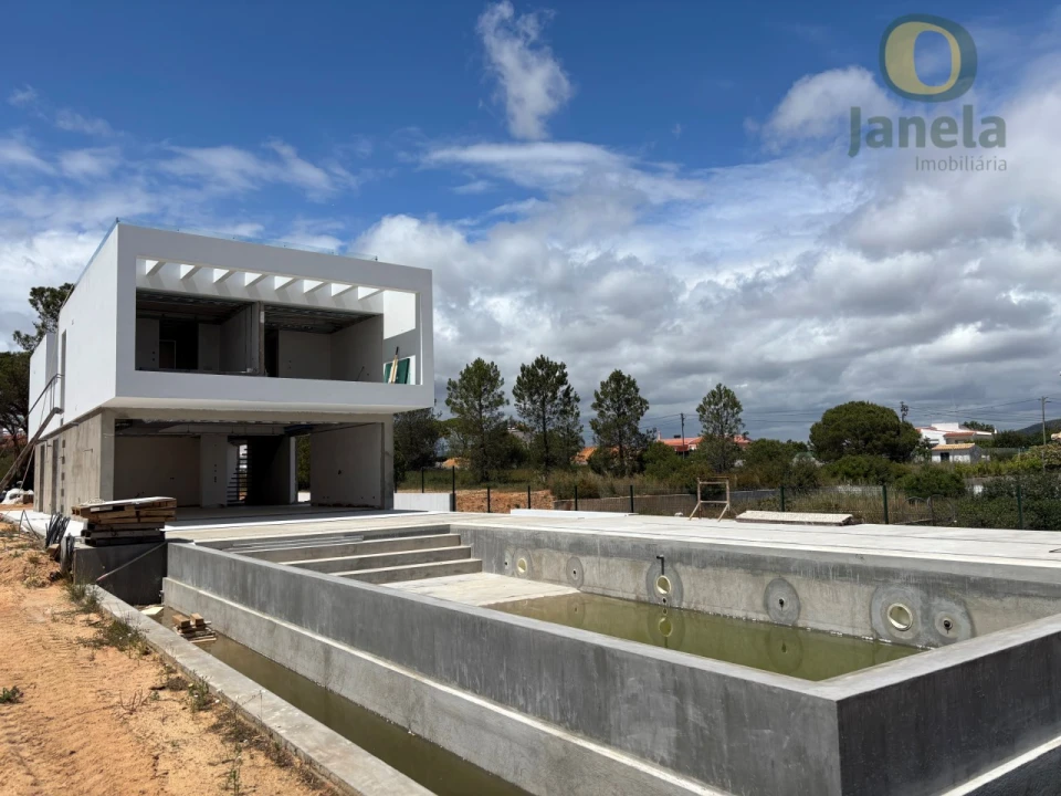 Moradia T4 para Venda em Quarteira Foto 18
