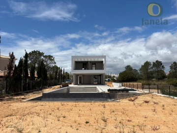 Moradia T4 para Venda em Quarteira