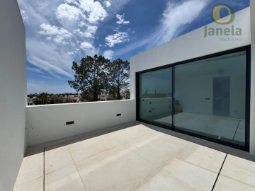 Moradia T4 para Venda em Quarteira