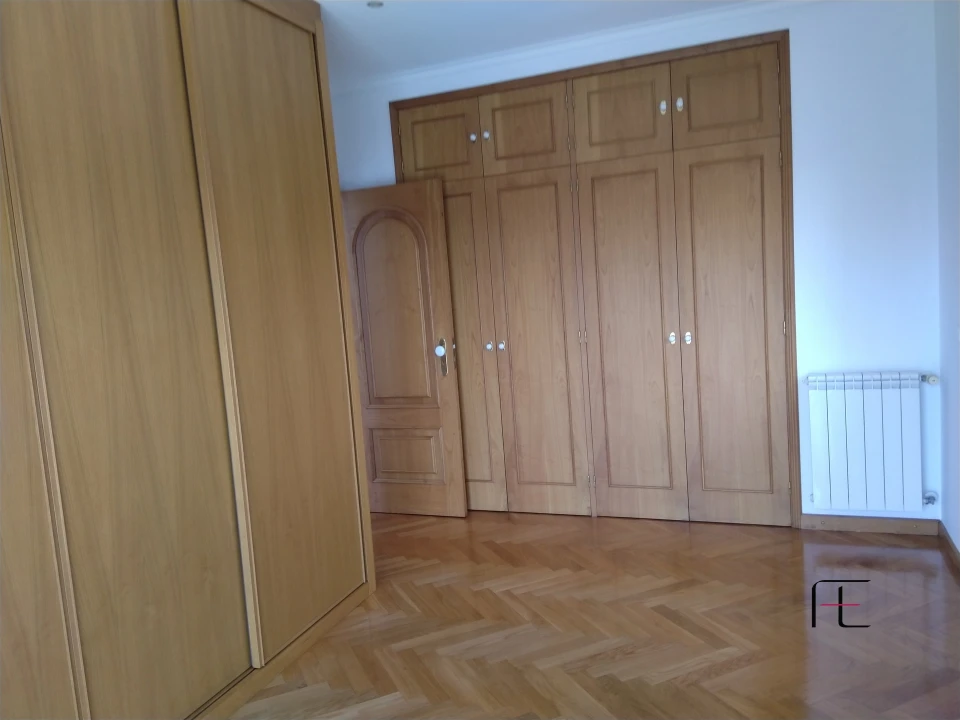 Moradia T5 para Venda em Cidade da Maia Foto 39