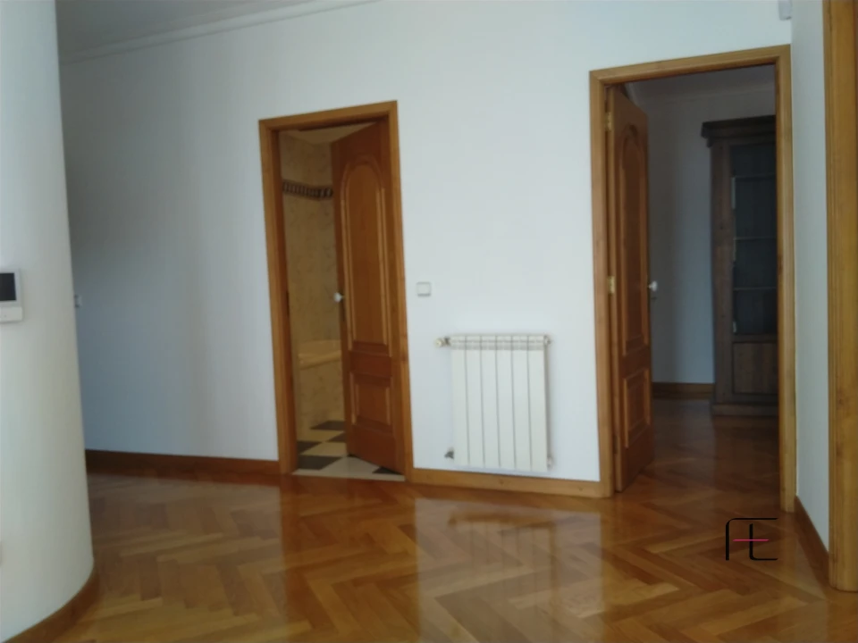 Moradia T5 para Venda em Cidade da Maia Foto 19