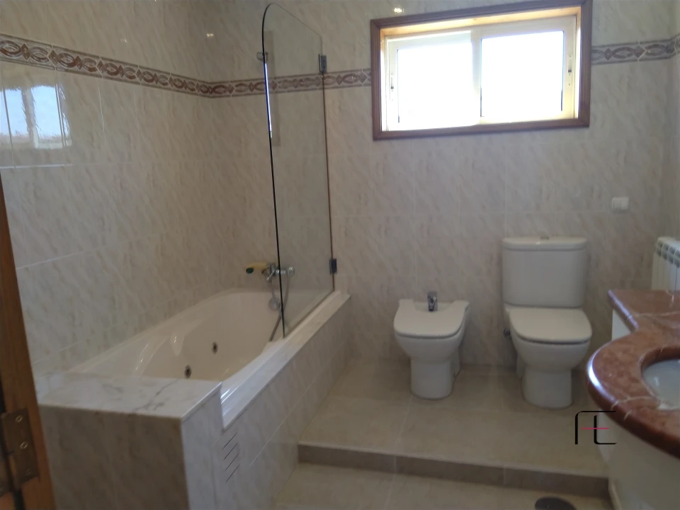 Moradia T5 para Venda em Cidade da Maia Foto 34