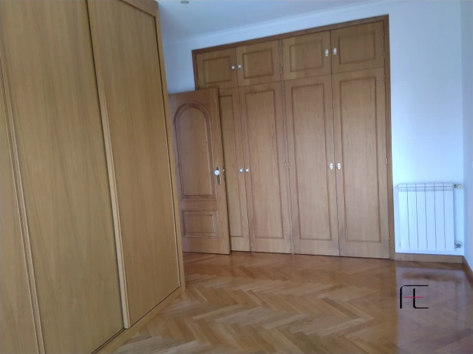 Moradia T5 para Venda em Cidade da Maia Foto 39