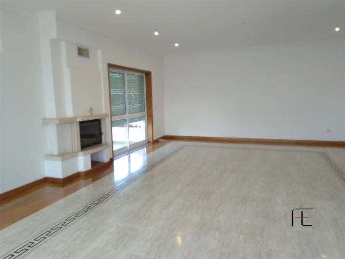 Moradia T5 para Venda em Cidade da Maia Foto 22