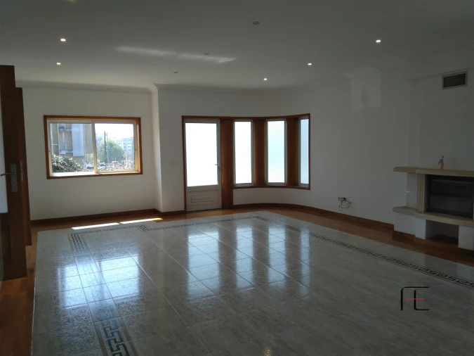 Moradia T5 para Venda em Cidade da Maia Foto 23