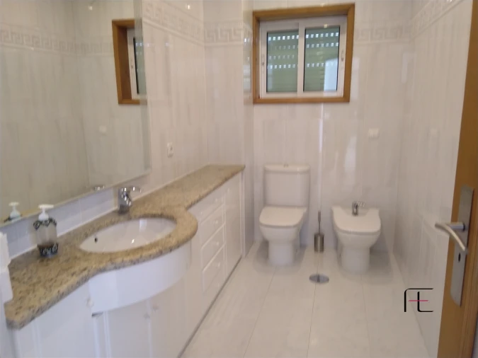 Moradia T5 para Venda em Cidade da Maia Foto 28