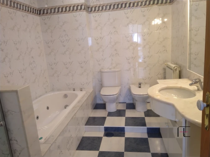 Moradia T5 para Venda em Cidade da Maia Foto 14