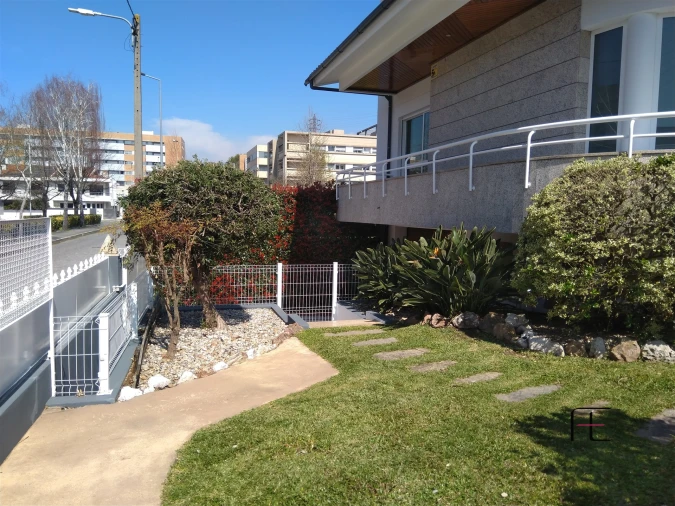 Moradia T5 para Venda em Cidade da Maia Foto 4