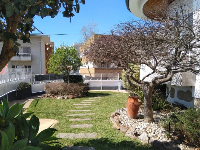 Moradia T5 para Venda em Cidade da Maia Foto 1