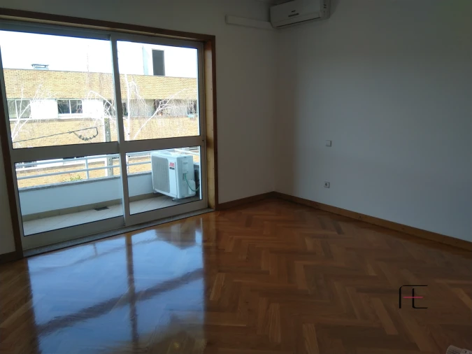 Moradia T5 para Venda em Cidade da Maia Foto 5