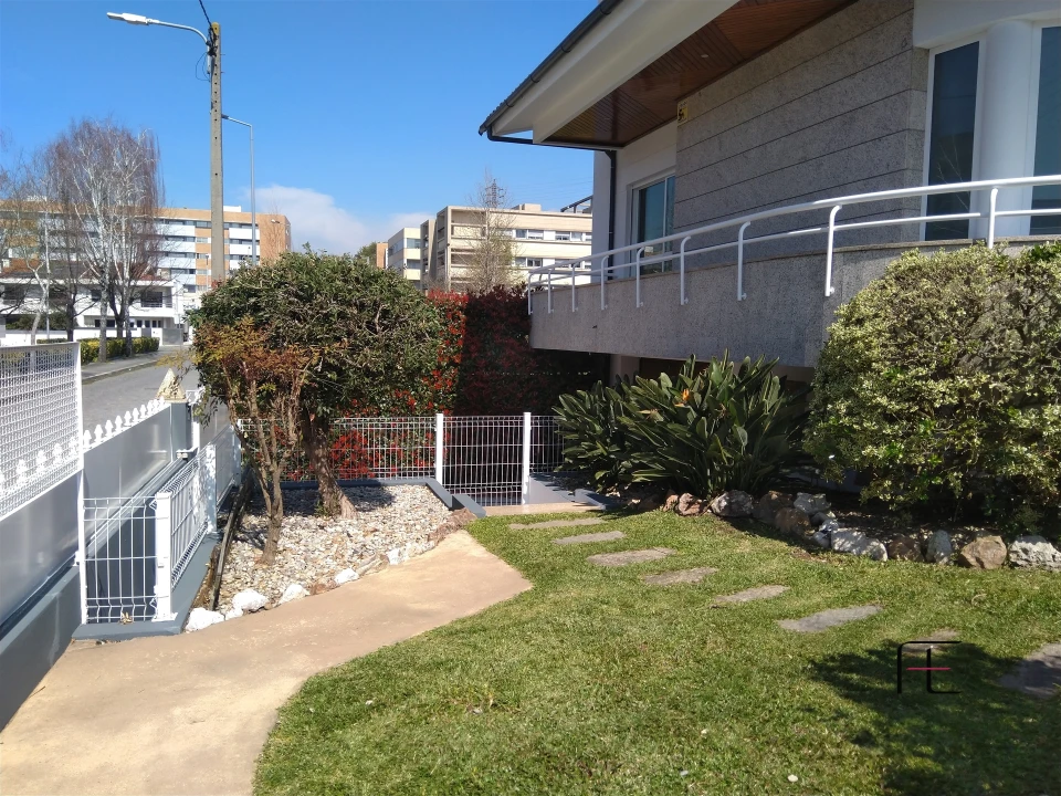 Moradia T5 para Venda em Cidade da Maia Foto 4