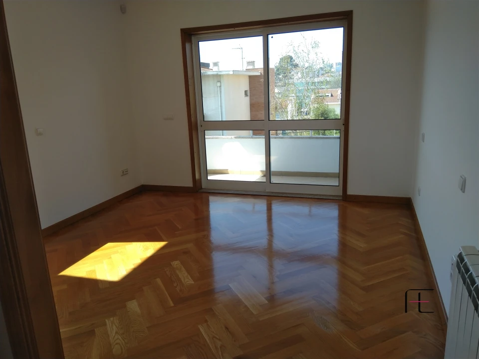 Moradia T5 para Venda em Cidade da Maia Foto 11