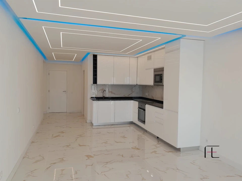 Apartamento T2 para Venda em Quarteira Foto 3
