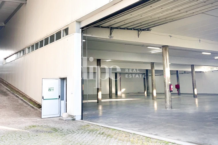 Armazém para Arrendamento em Gondar Foto 3