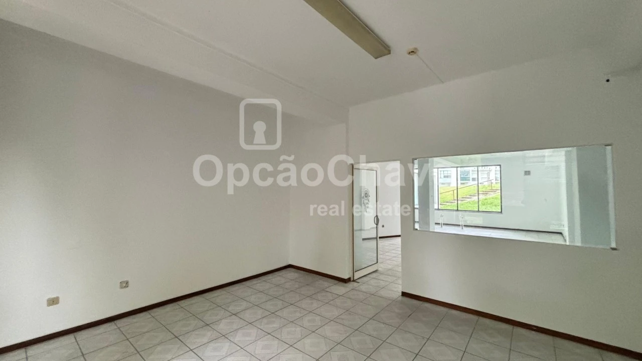 Loja para Arrendamento em Rio de Loba Foto 2