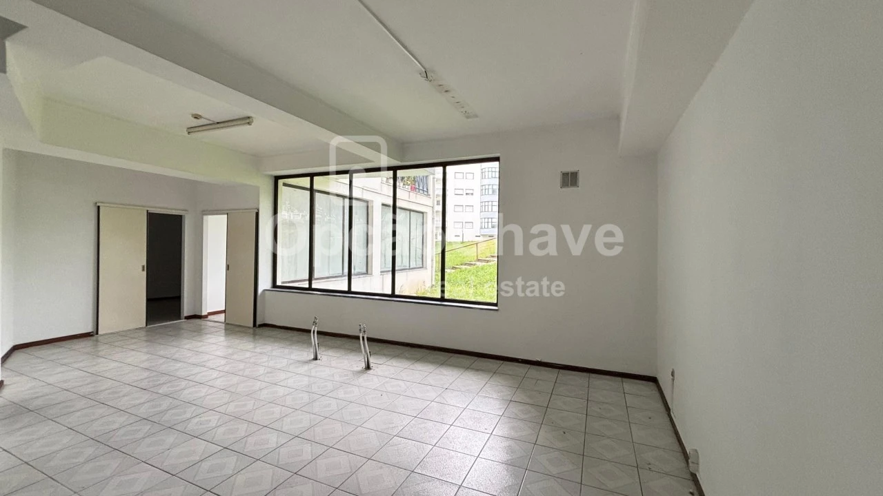 Loja para Arrendamento em Rio de Loba Foto 5