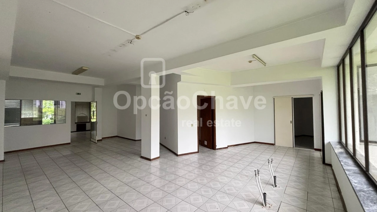 Loja para Arrendamento em Rio de Loba Foto 6