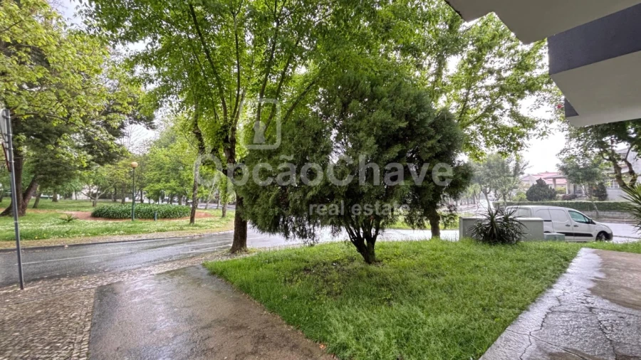 Loja para Arrendamento em Rio de Loba Foto 1