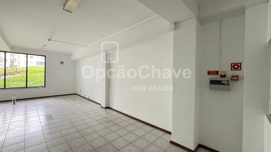 Loja para Arrendamento em Rio de Loba Foto 4