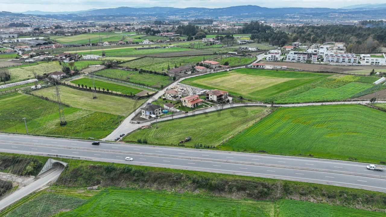 Terreno para Venda em Real, Dume e Semelhe Foto 9