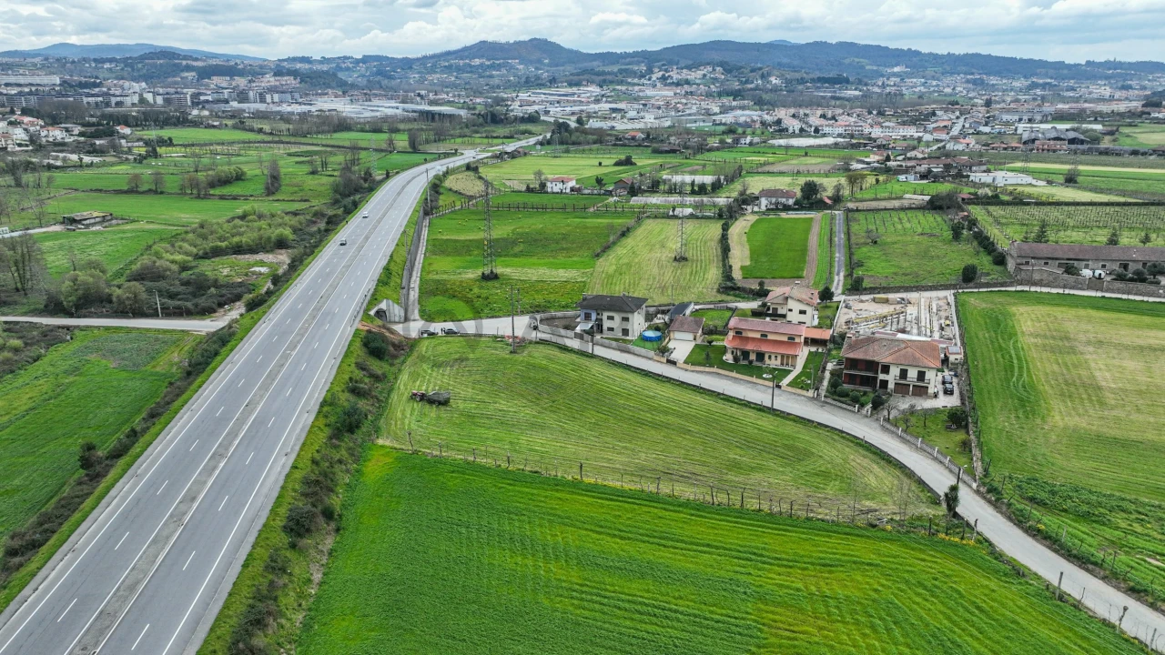 Terreno para Venda em Real, Dume e Semelhe Foto 4