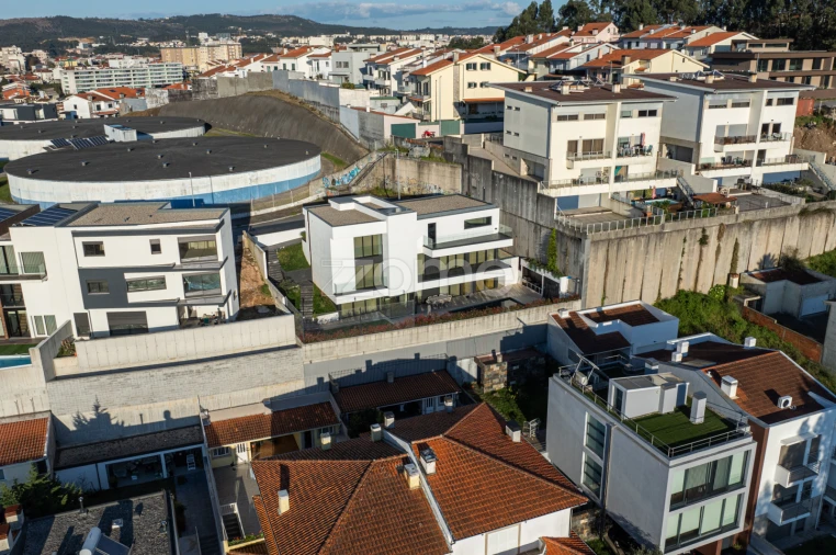 Moradia T4 para Venda em Rio Tinto Foto 62