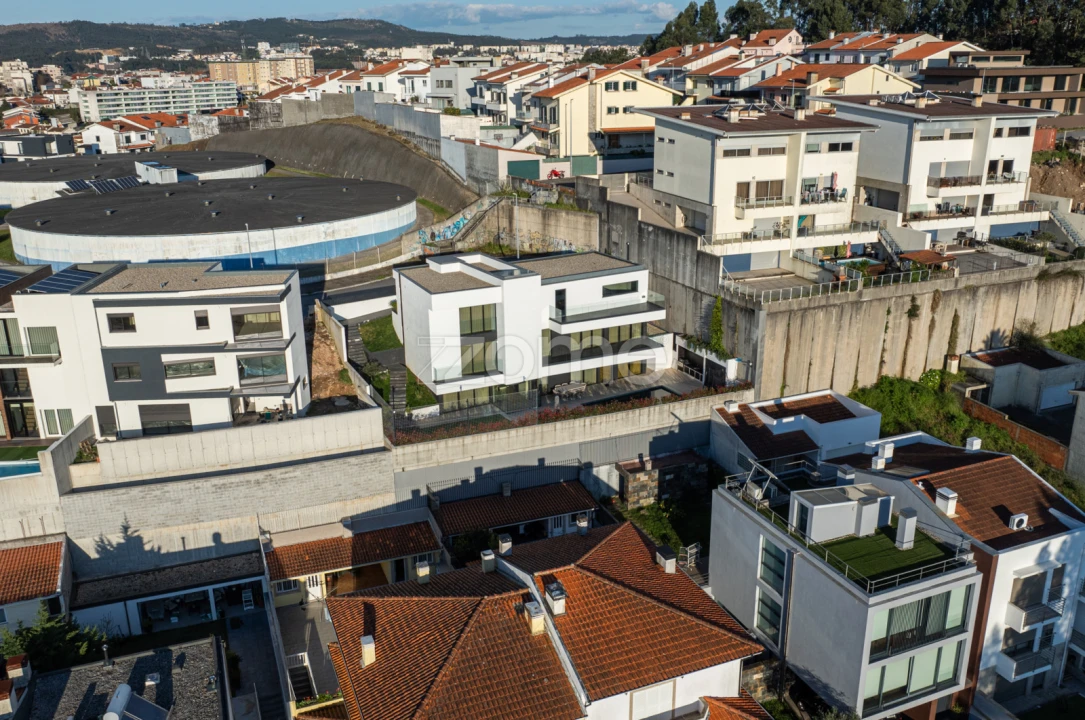 Moradia T4 para Venda em Rio Tinto Foto 62