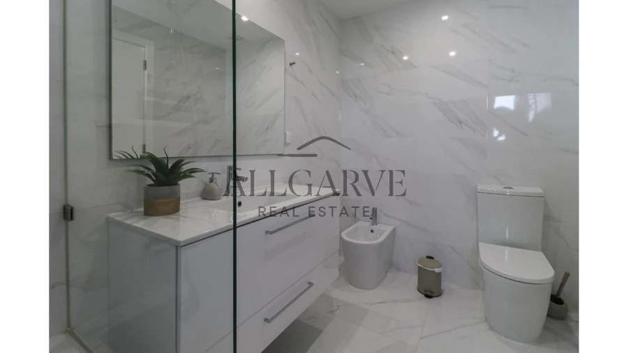 Apartamento T3 para Venda em Portimão Foto 17