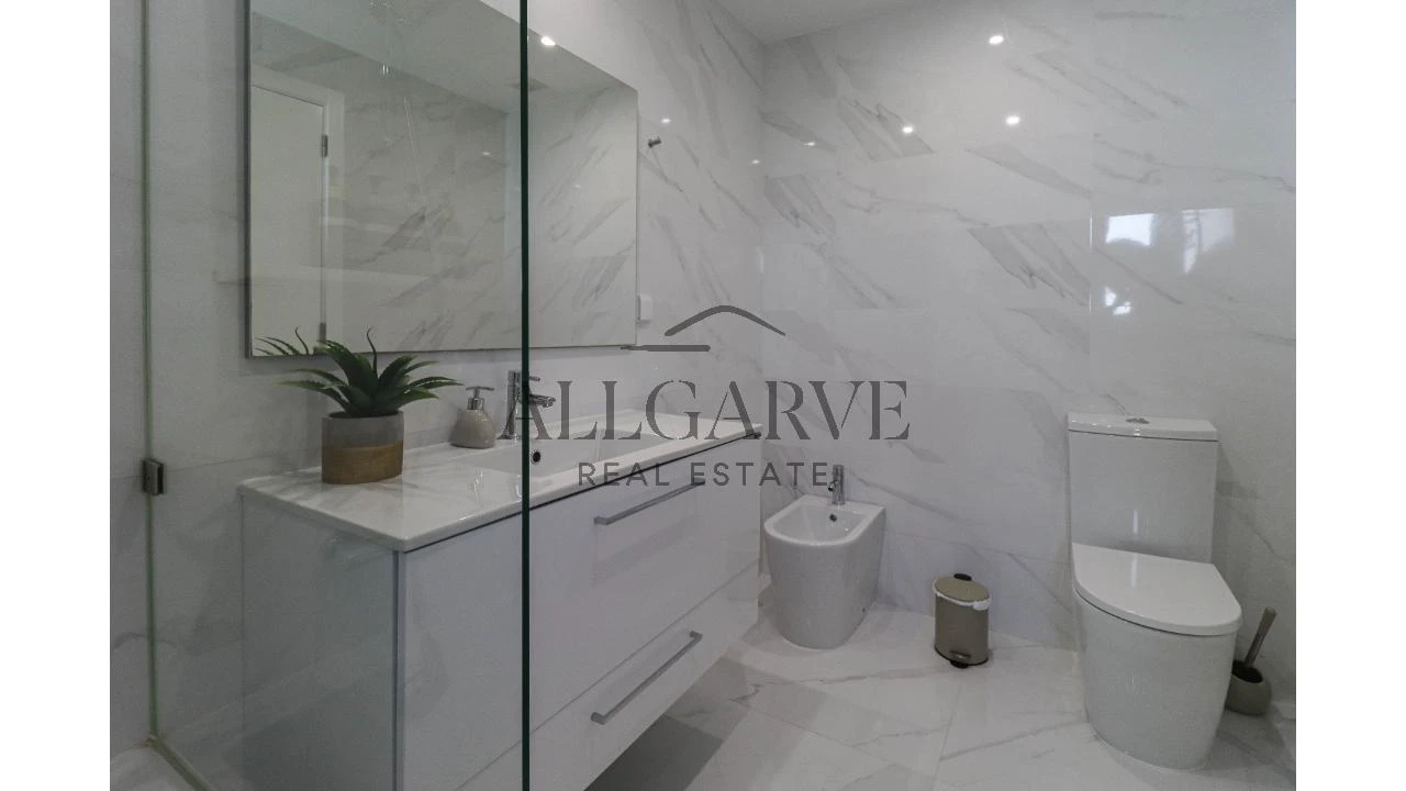 Apartamento T3 para Venda em Portimão Foto 17