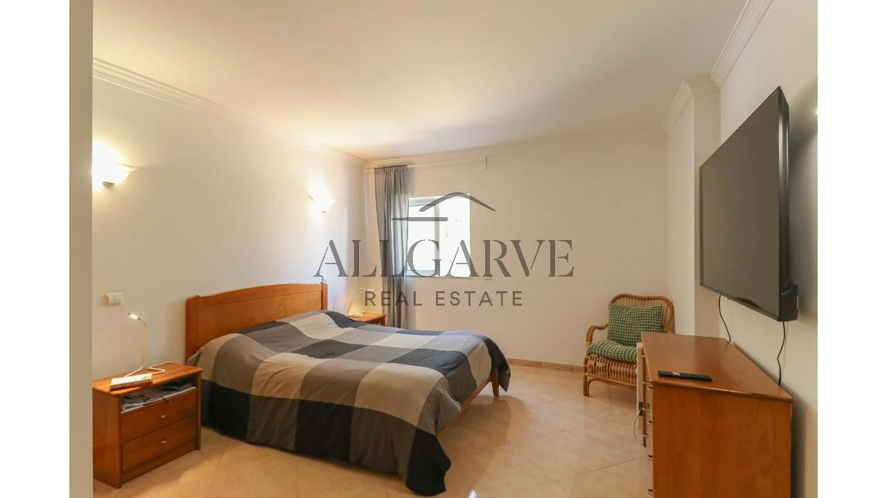 Apartamento T2 para Venda em Albufeira e Olhos de Água Foto 12