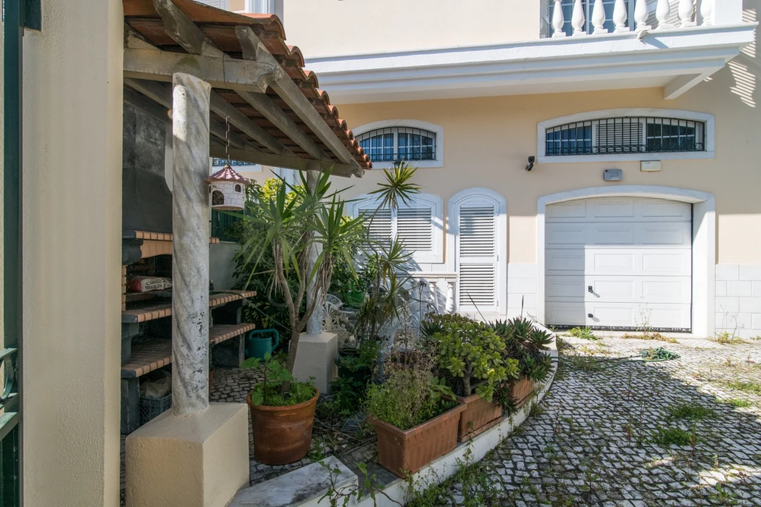 Moradia T4 para Venda em Alfragide Foto 10