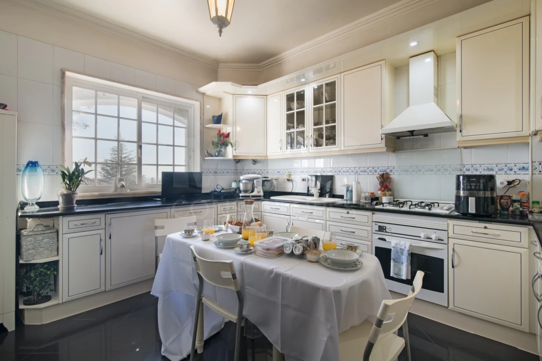 Moradia T4 para Venda em Alfragide Foto 4